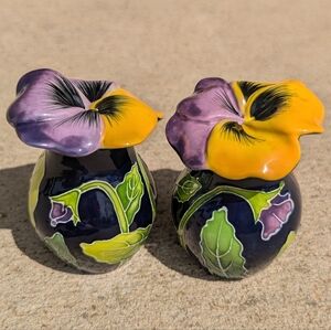 2004 BLUE SKY J. McCALL PANSIES FLOWER SALT & PEPPER SHAKERS.